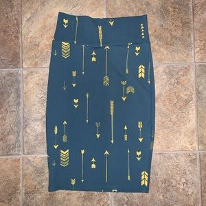 Blue skirt with arrow print